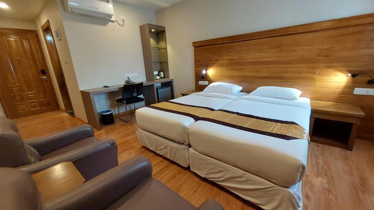Hotel Grand Galaxy Rangum Exterior foto
