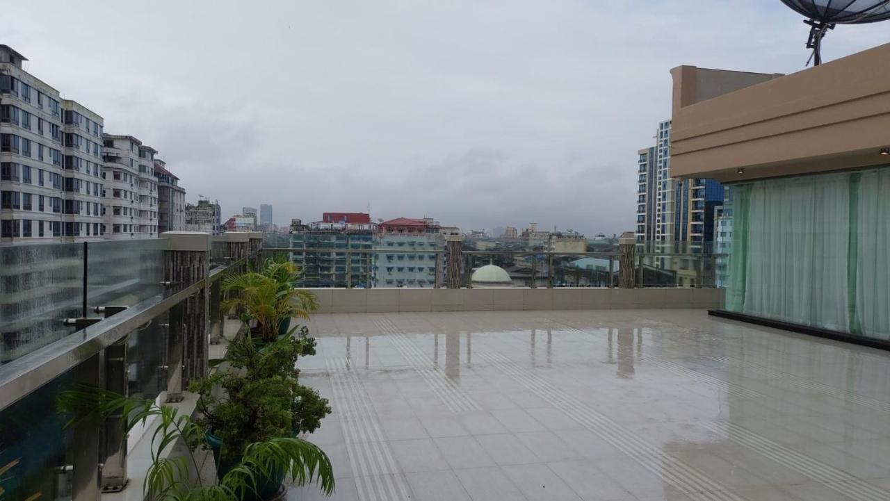 Hotel Grand Galaxy Rangum Exterior foto