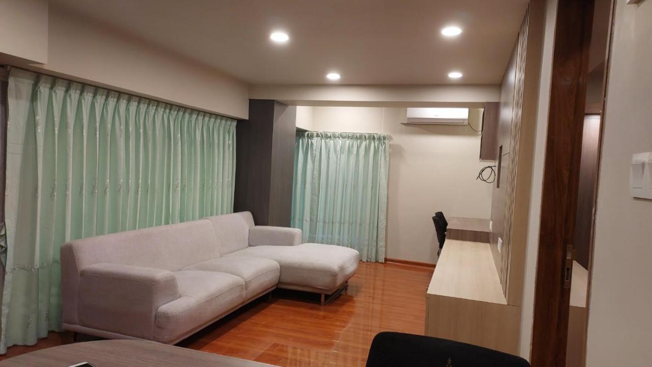 Hotel Grand Galaxy Rangum Exterior foto